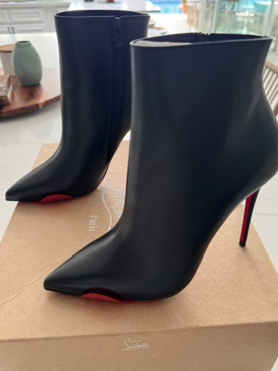 Christian Louboutin Shoes - Christian Louboutin So Kate Booty